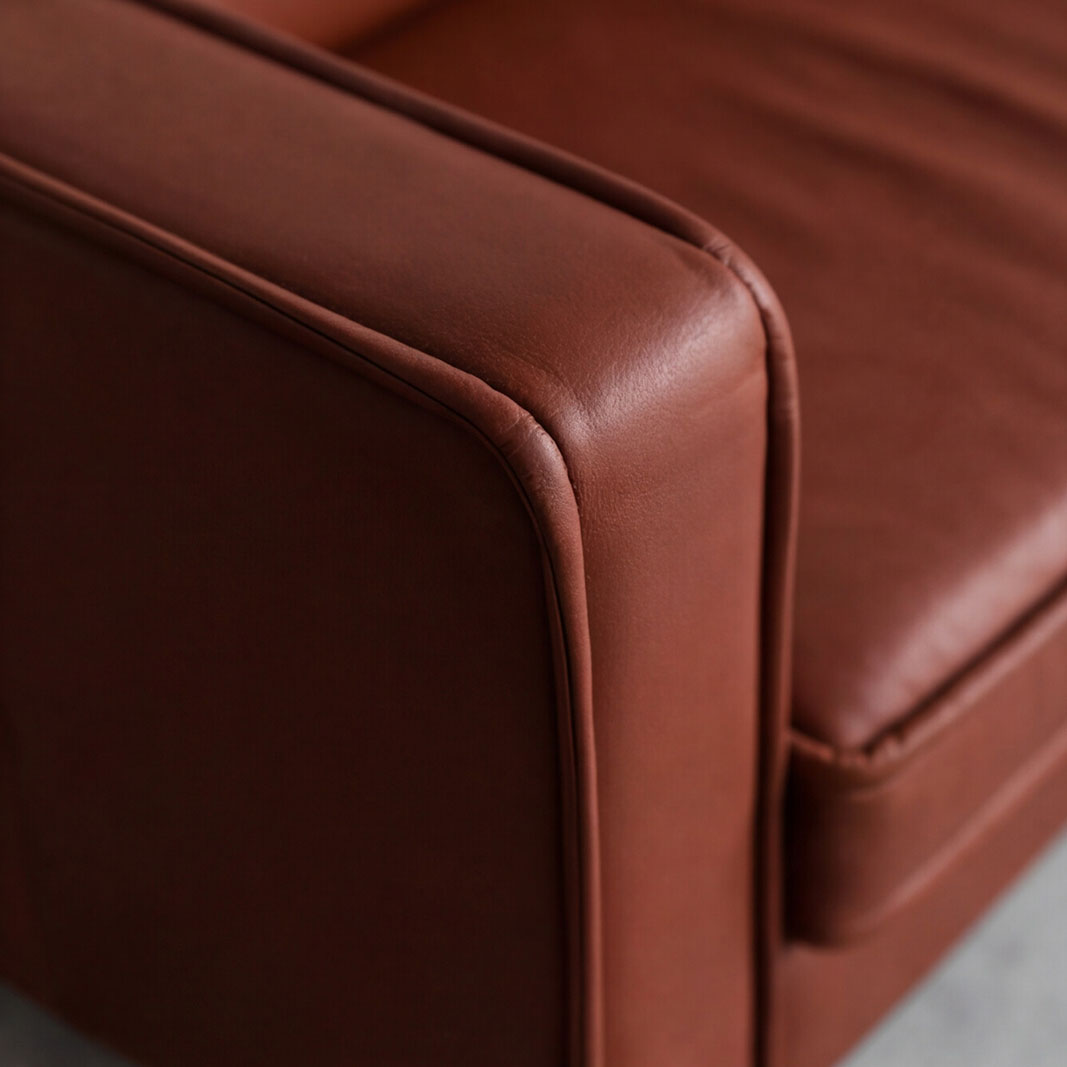 https://leatherzone.ae/wp-content/uploads/2026/06/Sofa-Upholstery2-1.jpg